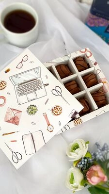 Коробка с обечайкой под 9 конфет, 13,7х13,7х3,7 см, "Школа"