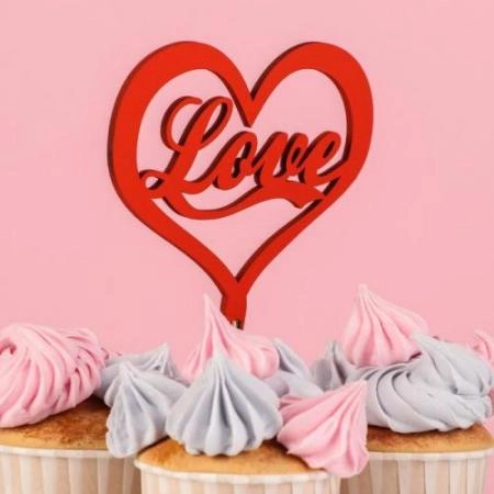 Топпер "Love, любовь в сердце", красный